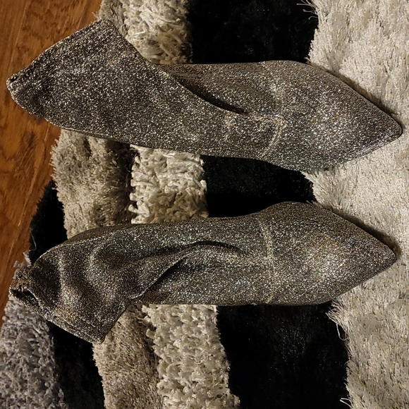 ❤NWOT Silver Glitter Bootie by Abound❤ - Picture 3 of 13